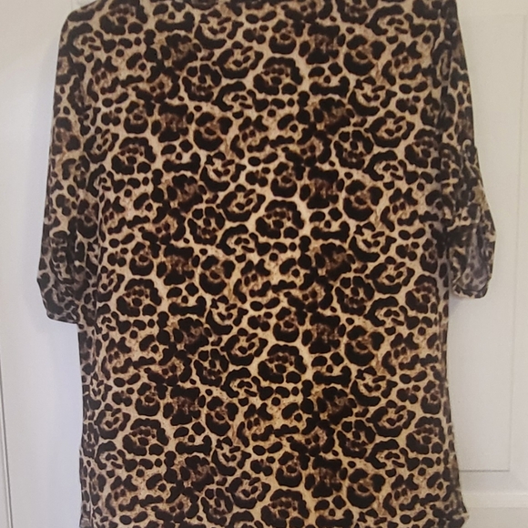 Leopard Printed Casual Top - Picture 3 of 4